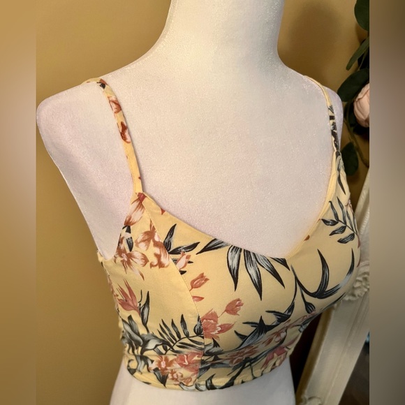 DIVIDED H&M Camisole Crop Top - Picture 3 of 10